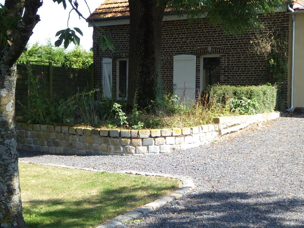Les Gîtes Du Vieux Frêne Longavesnes Exterior foto